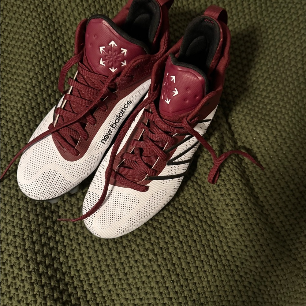 New Balance Men's White and Burgundy Shoes